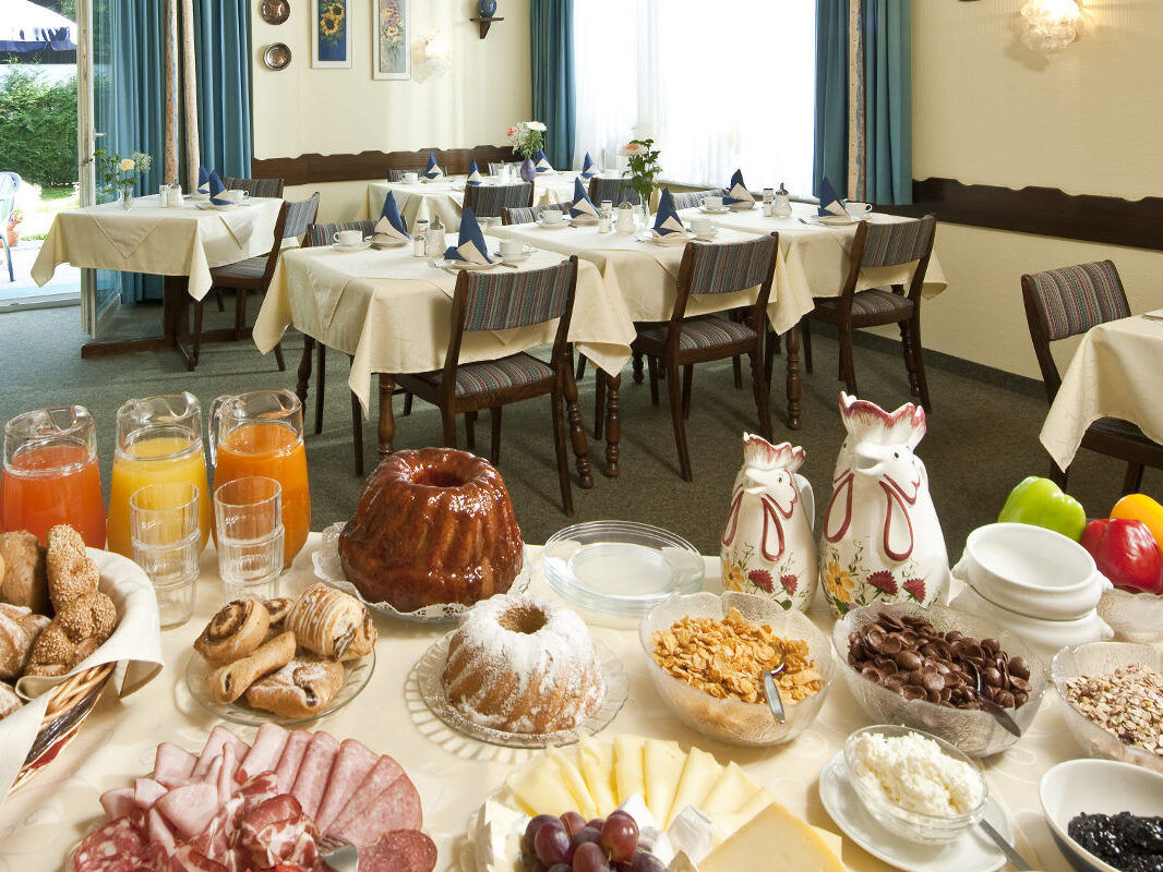 Pension Haus Maria Fruehstueckszimmer